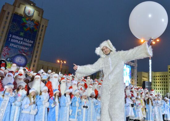 Парад Дедов Морозов в Минске