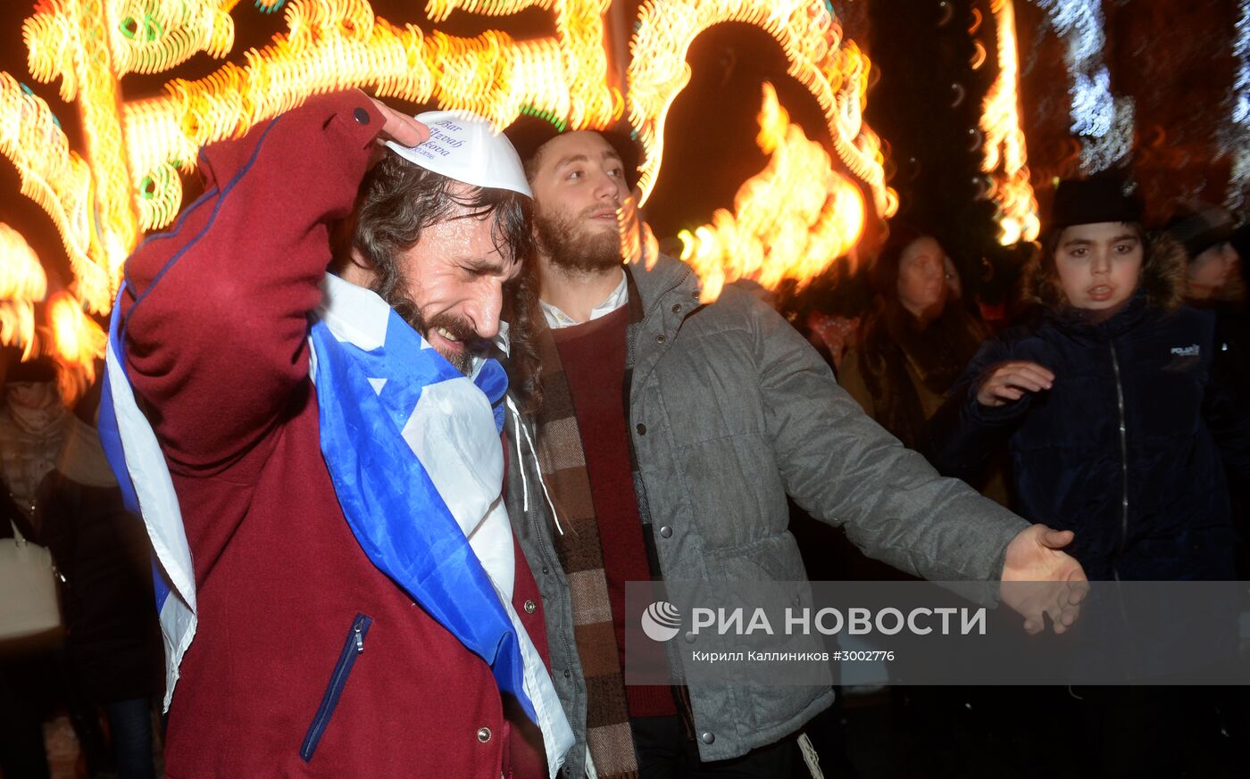 Церемония зажжения ханукальной свечи на площади Революции в Москве