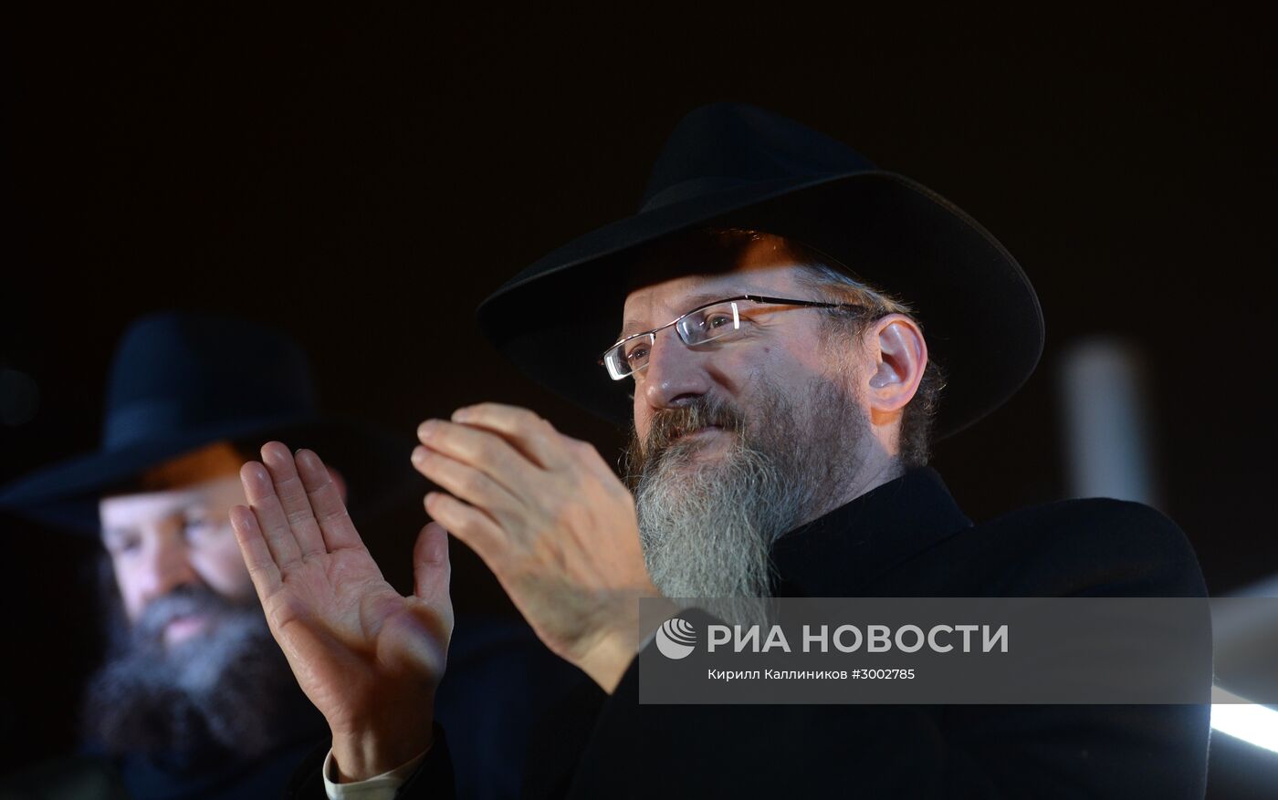 Церемония зажжения ханукальной свечи на площади Революции в Москве