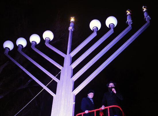 Празднование Хануки в городах России