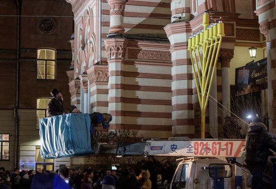 Празднование Хануки в городах России