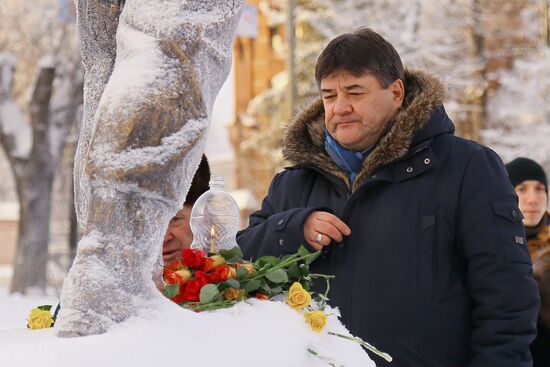 День траура по погибшим в авиакатастрофе в городах России