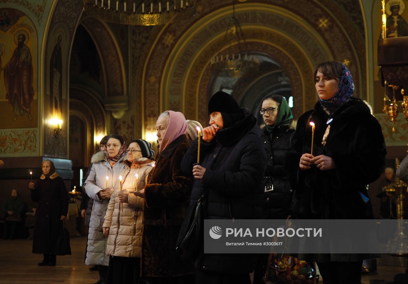Панихиды по погибшим в авиакатастрофе Ту-154 в Сочи