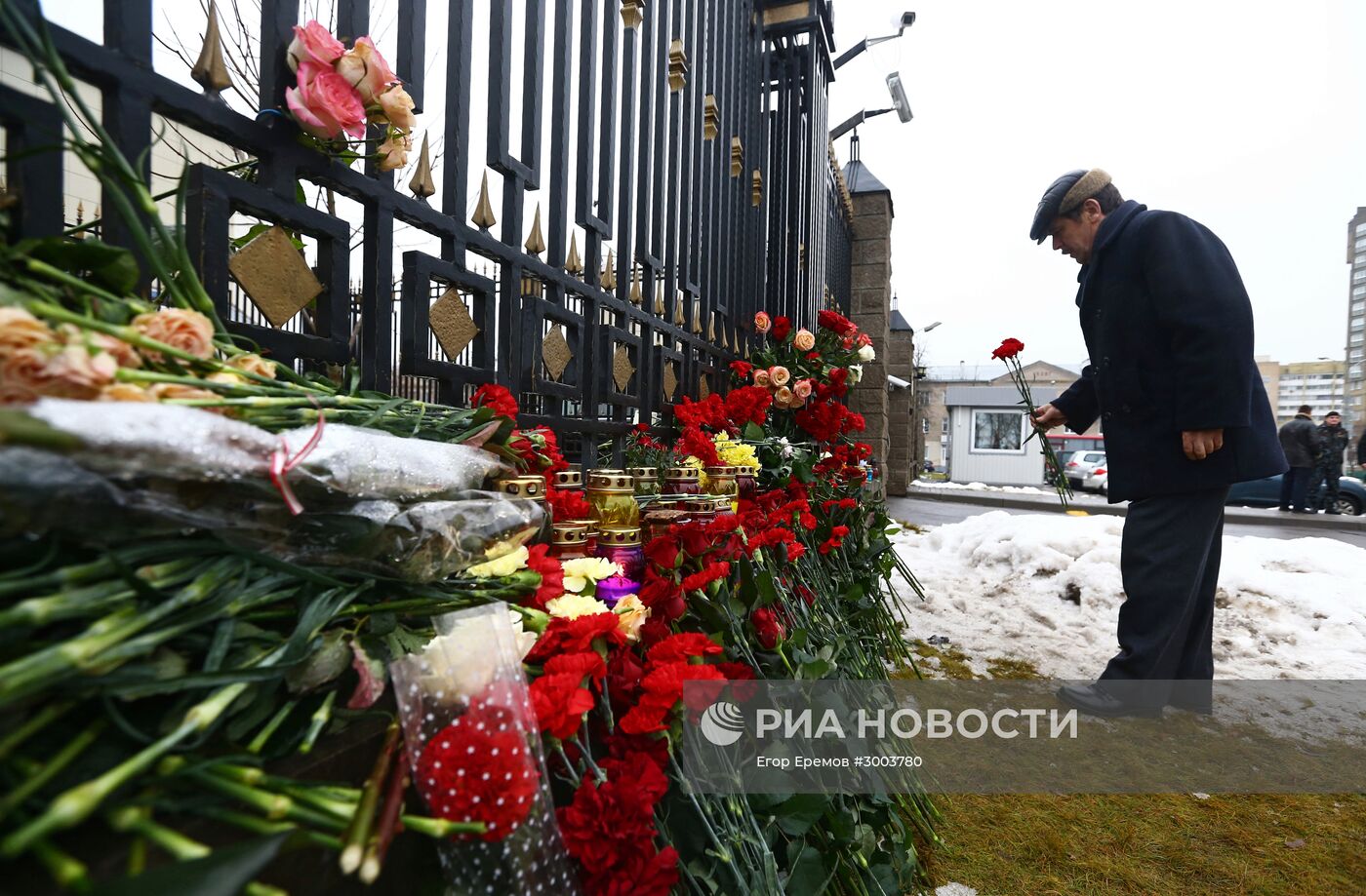 Жители Белоруссии соболезнуют в связи с крушением ТУ-154 в Сочи