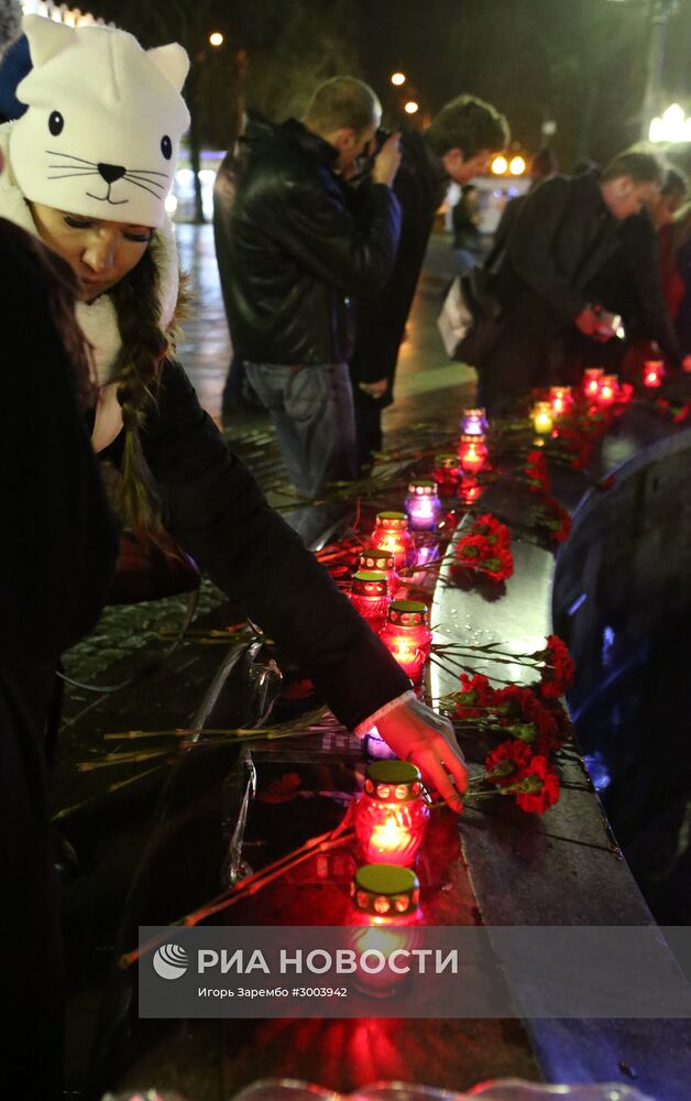День траура по погибшим в авиакатастрофе в городах России