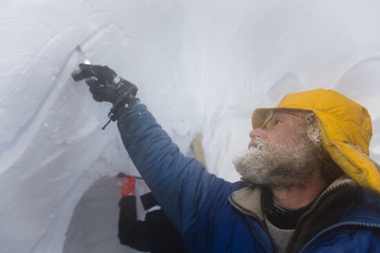 Открытие единственного в России иглу-отеля на Камчатке