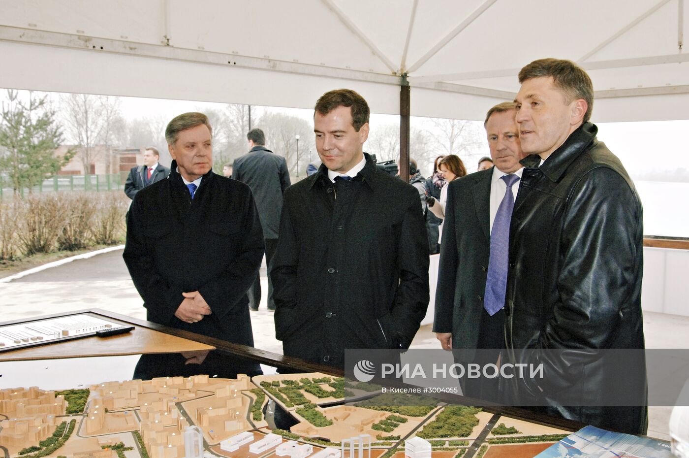 Посещение Д.Медведевым института ядерных исследований в Дубне