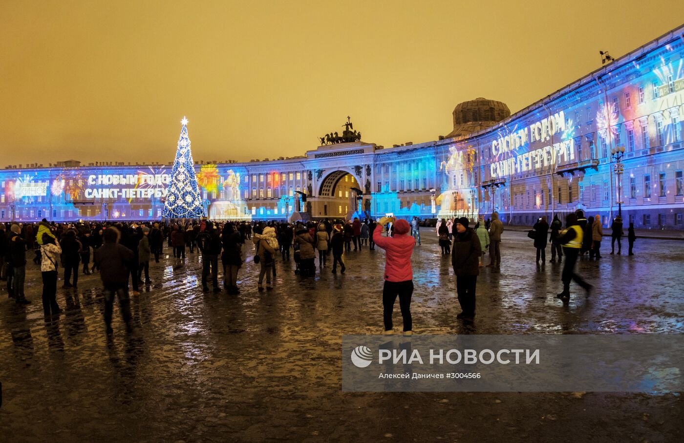 Новогоднее мультимедийное шоу световых технологий в Санкт-Петербурге