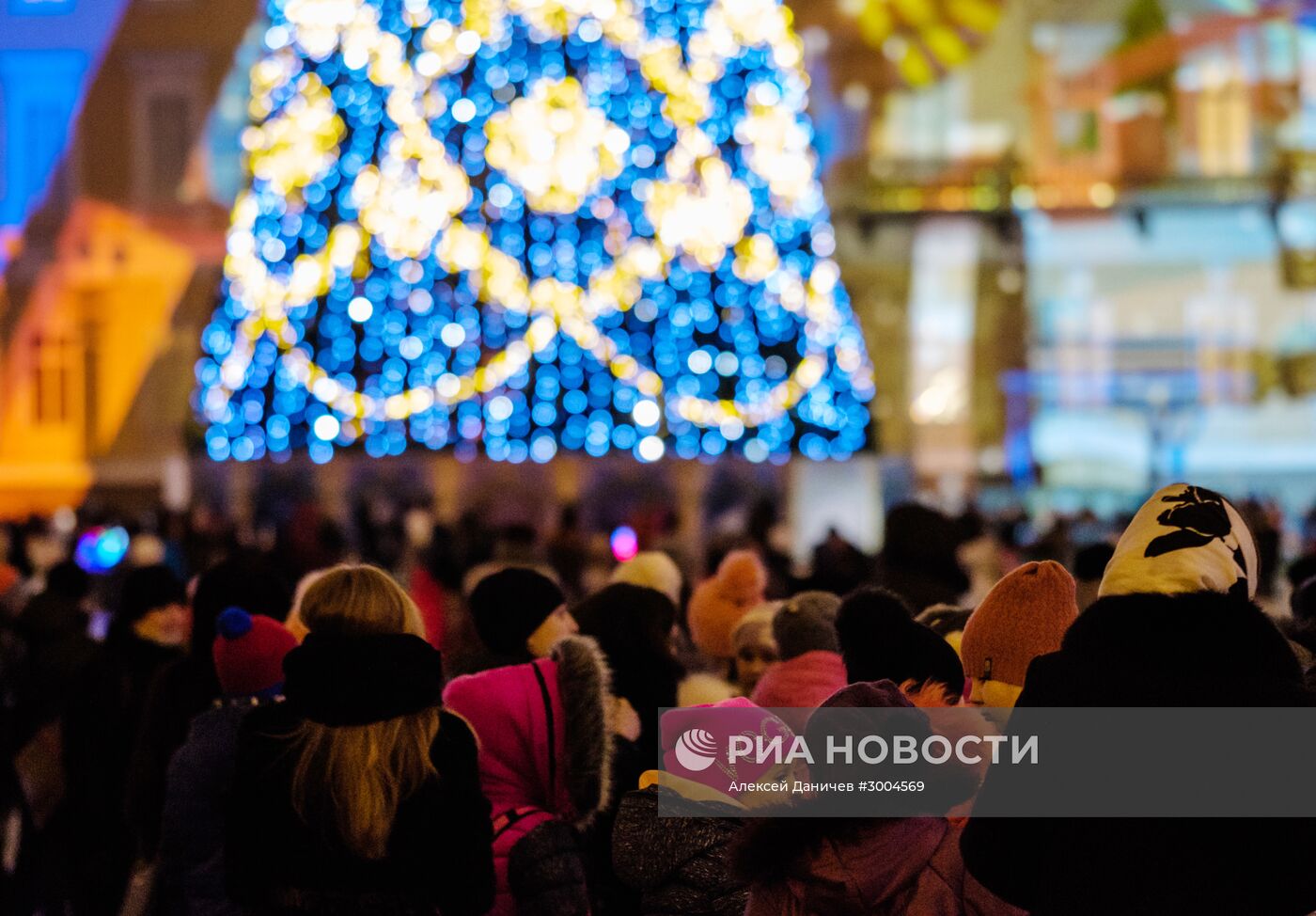 Новогоднее мультимедийное шоу световых технологий в Санкт-Петербурге