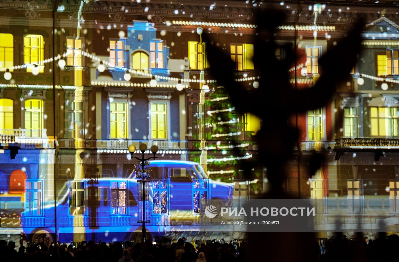 Новогоднее мультимедийное шоу световых технологий в Санкт-Петербурге