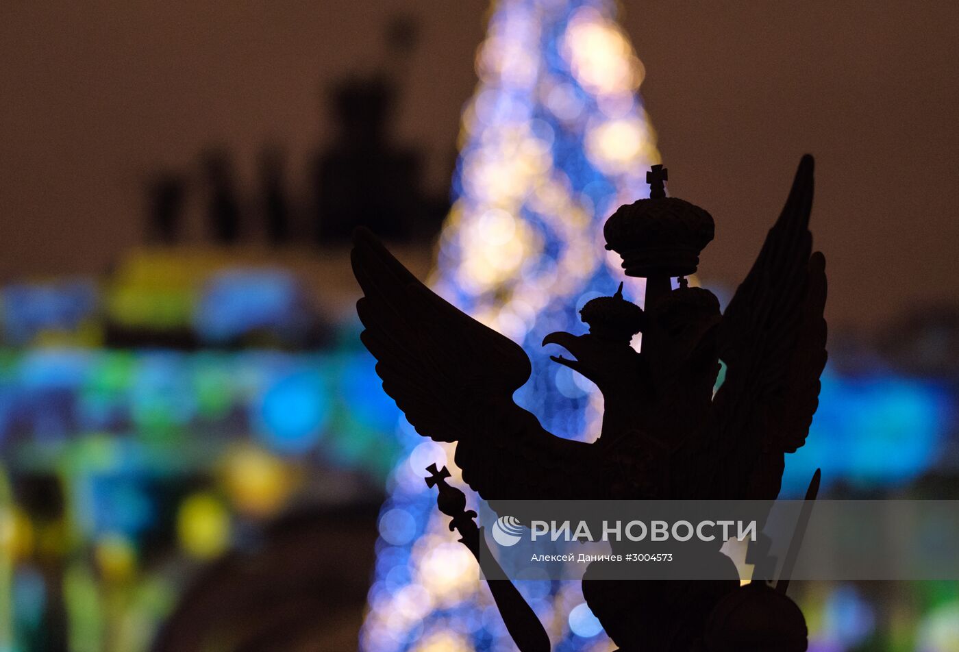 Новогоднее мультимедийное шоу световых технологий в Санкт-Петербурге