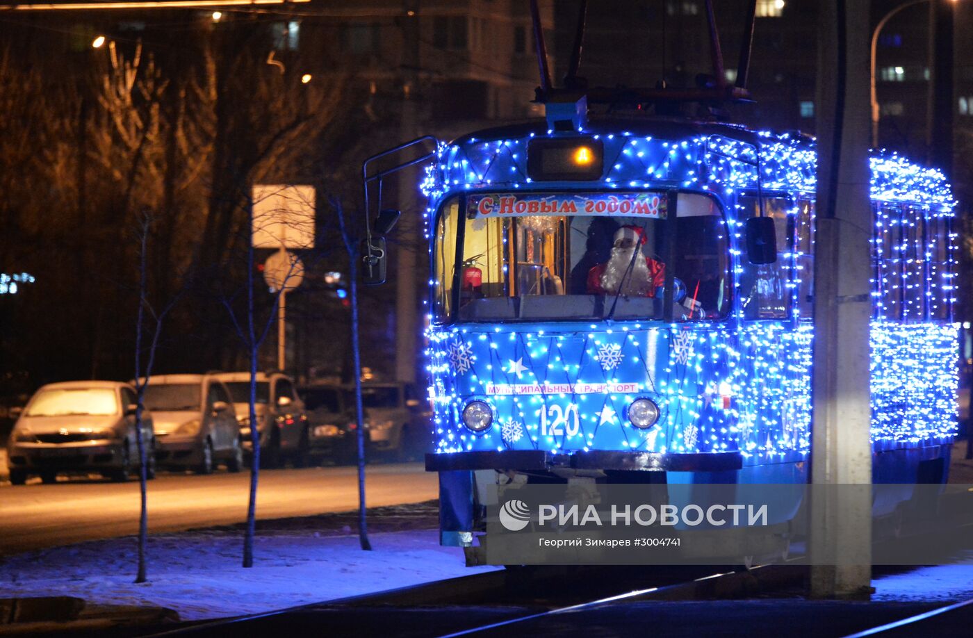 Новогодний трамвай в Краснодаре | РИА Новости Медиабанк