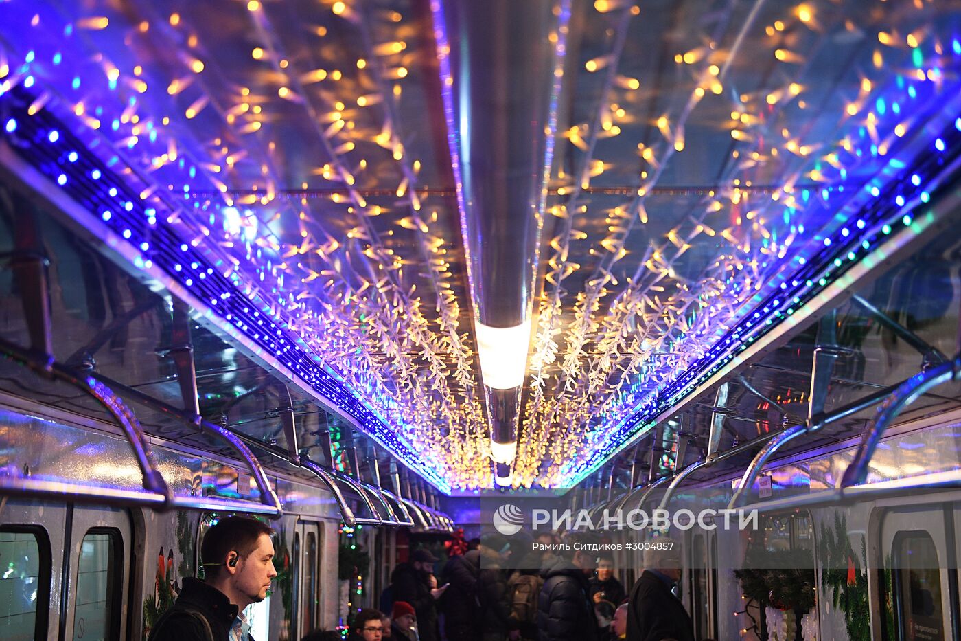 Запуск новогоднего поезда Московского метрополитена