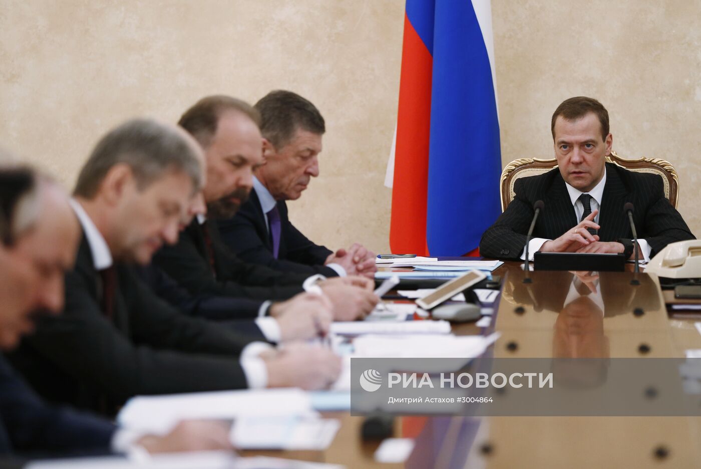Премьер-министр РФ Д. Медведев провел совещание о мерах по обеспечению сбалансированности региональных и местных бюджетов