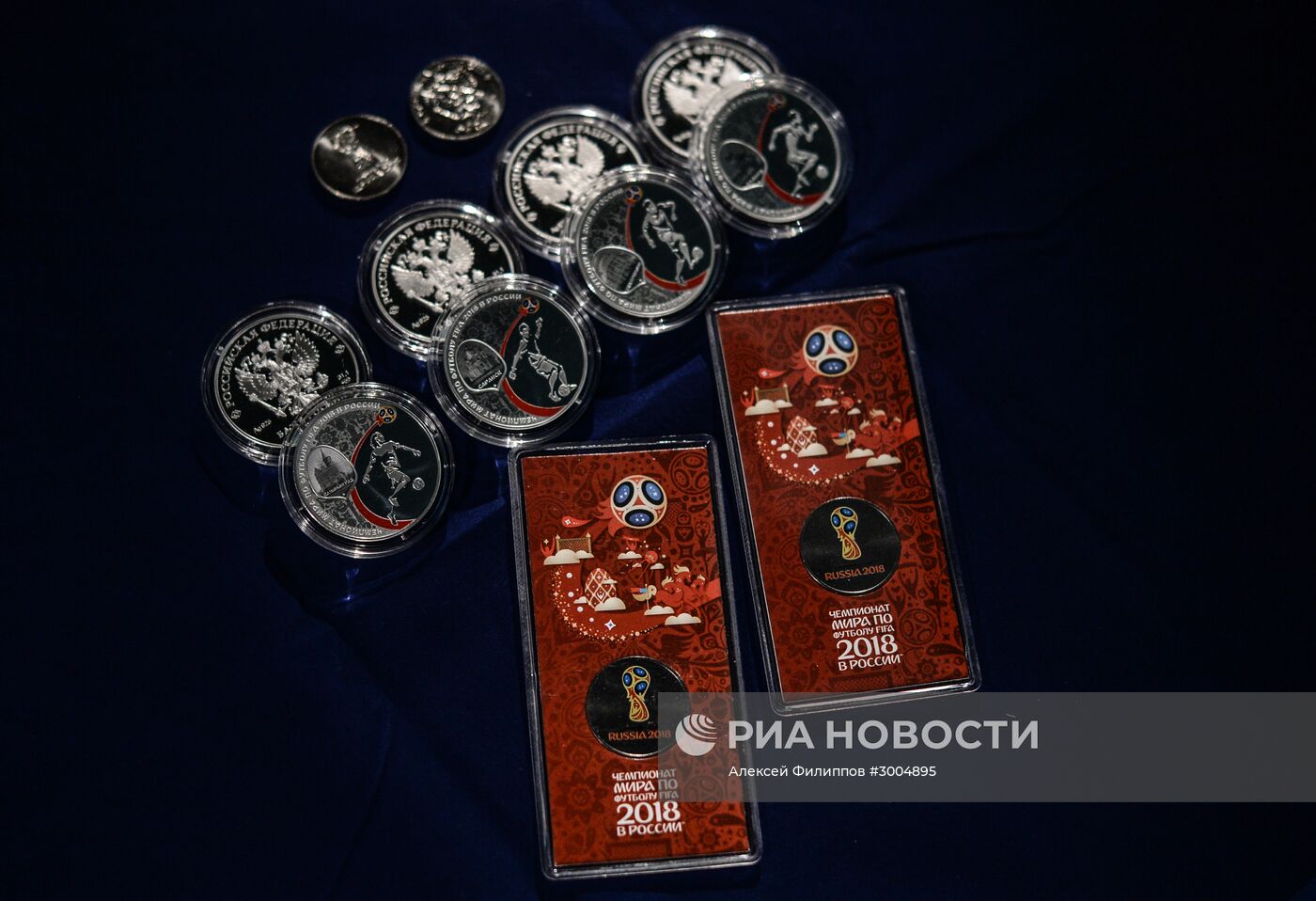 ЦБ выпустил памятные монеты к Кубку конфедераций и ЧМ-2018 по футболу