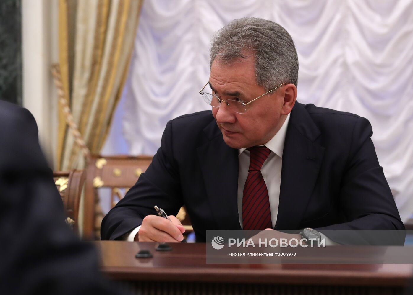 Президент РФ В. Путин провел заседание Совбеза РФ