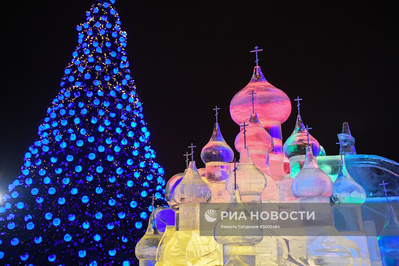 Новогодний фестиваль "Ледовая Москва. В кругу семьи"