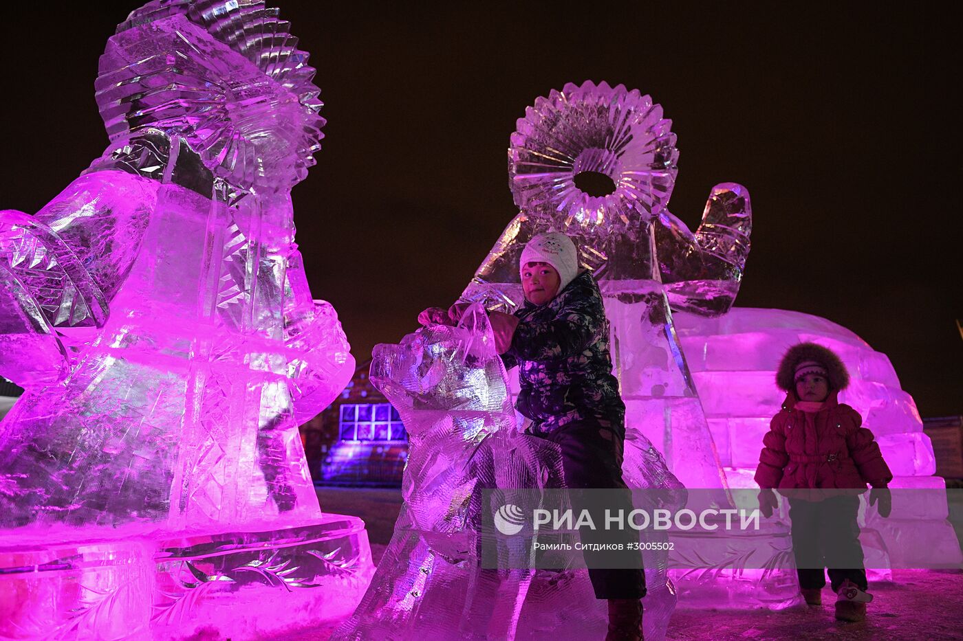 Новогодний фестиваль "Ледовая Москва. В кругу семьи"