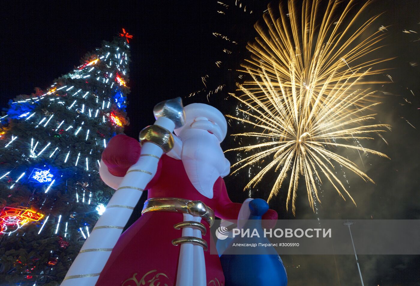 Празднование Нового года в городах России