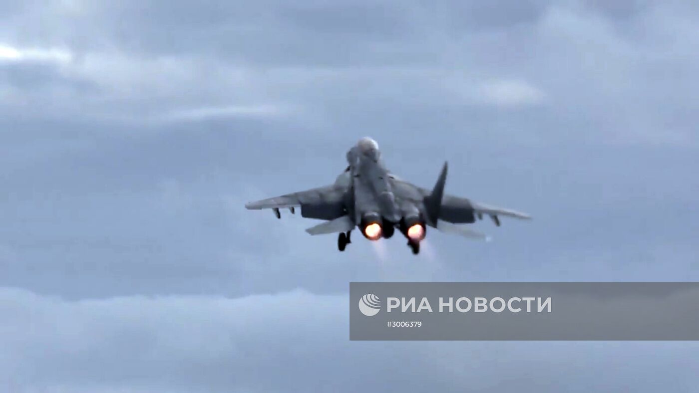 Боевая работа авиации ТАВКР "Адмирал Кузнецов" в Средиземном море у берегов Сирии"