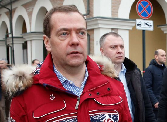 Премьер-министр РФ Д. Медведев осмотрел горнолыжный курорт "Горки-город" в Сочи