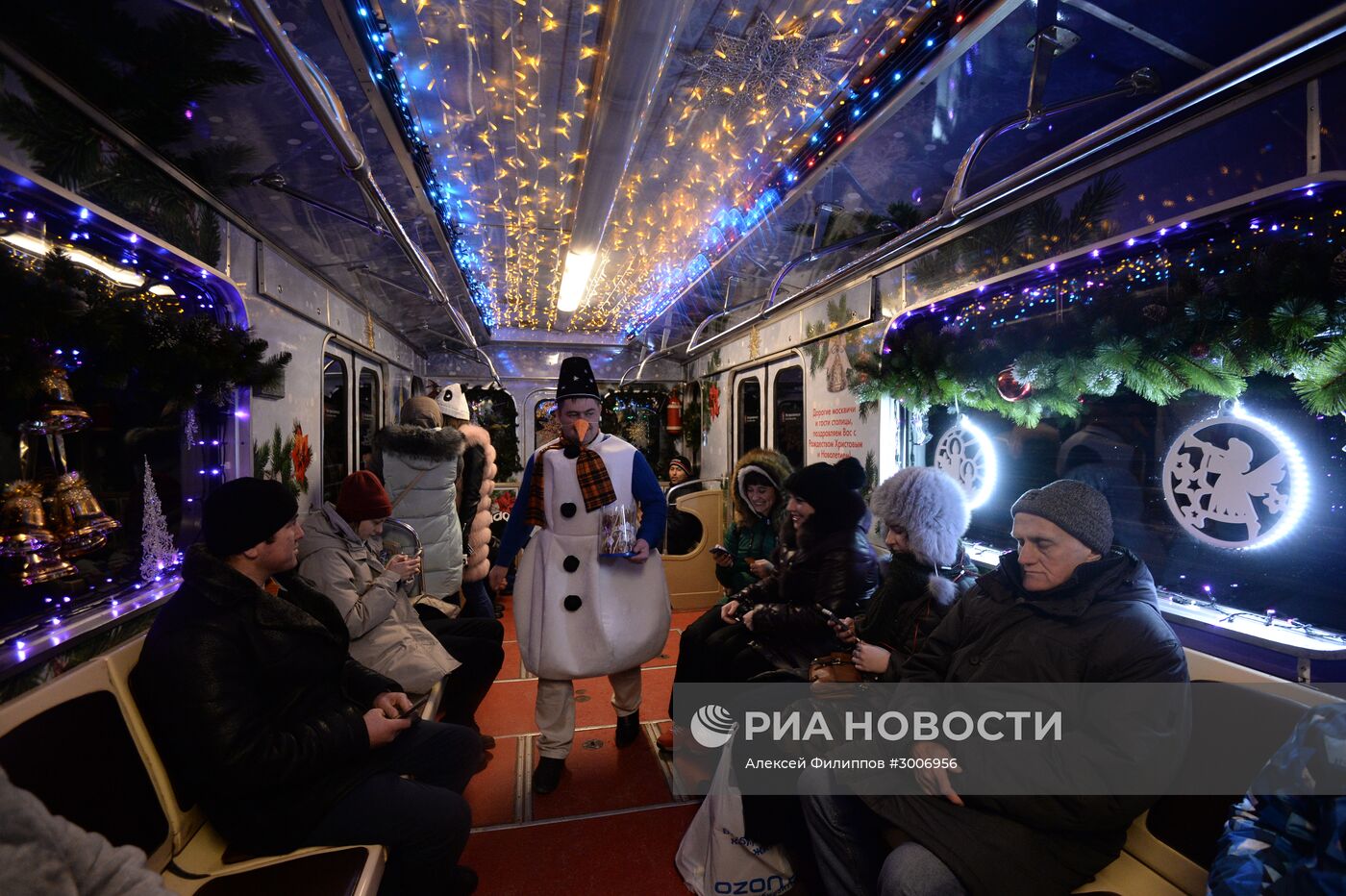 Презентация Рождественского вагона в составе Новогоднего поезда Московского метрополитена