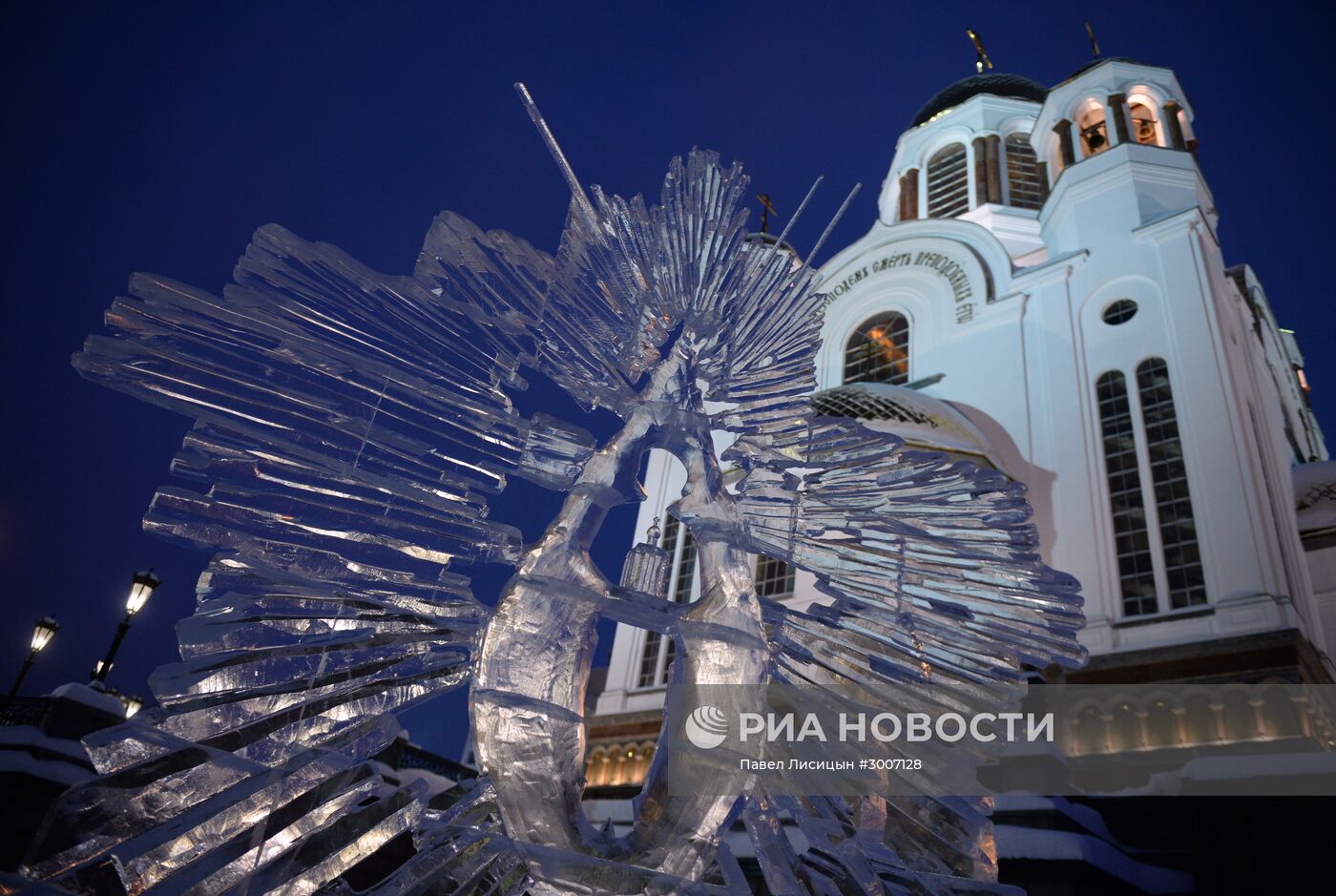 Подготовка к открытию XI международного рождественского фестиваля ледовой скульптуры "Вифлеемская звезда"