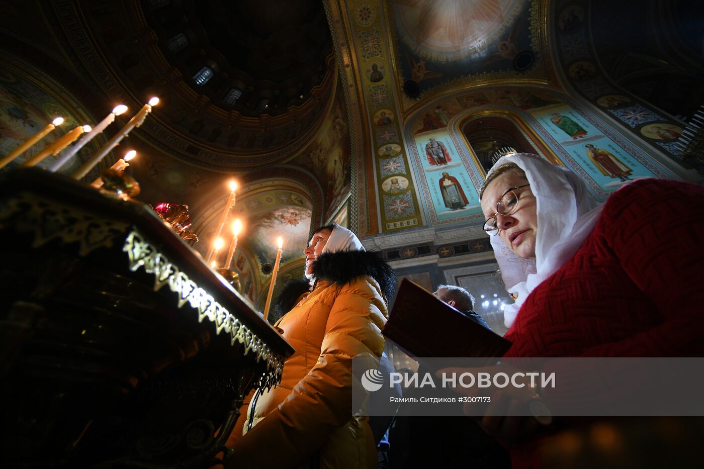 Рождественское богослужение в храме Христа Спасителя