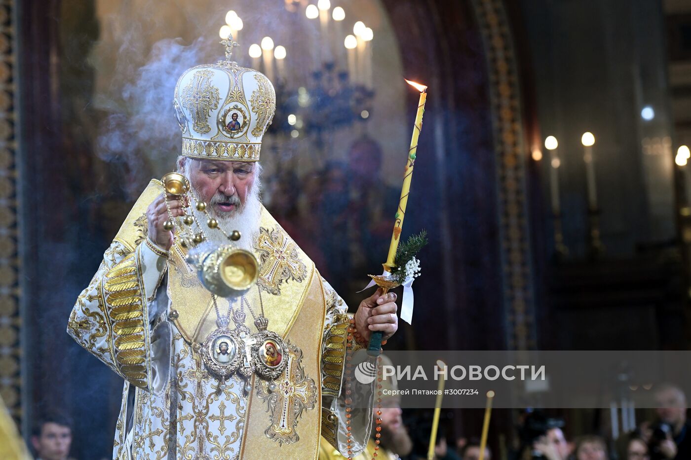 Рождественское богослужение в храме Христа Спасителя