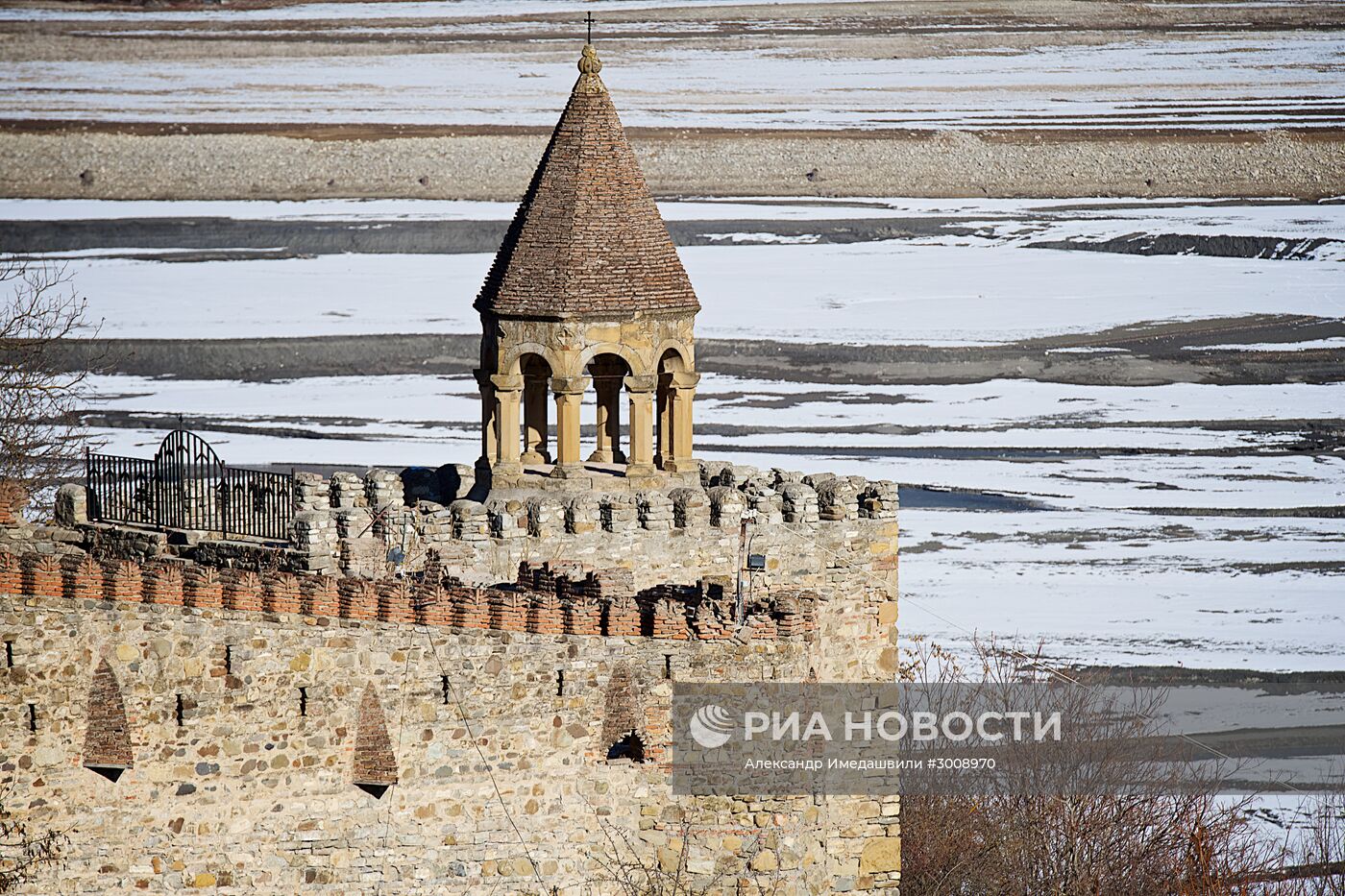 Страны мира. Грузия. Крепость Ананури
