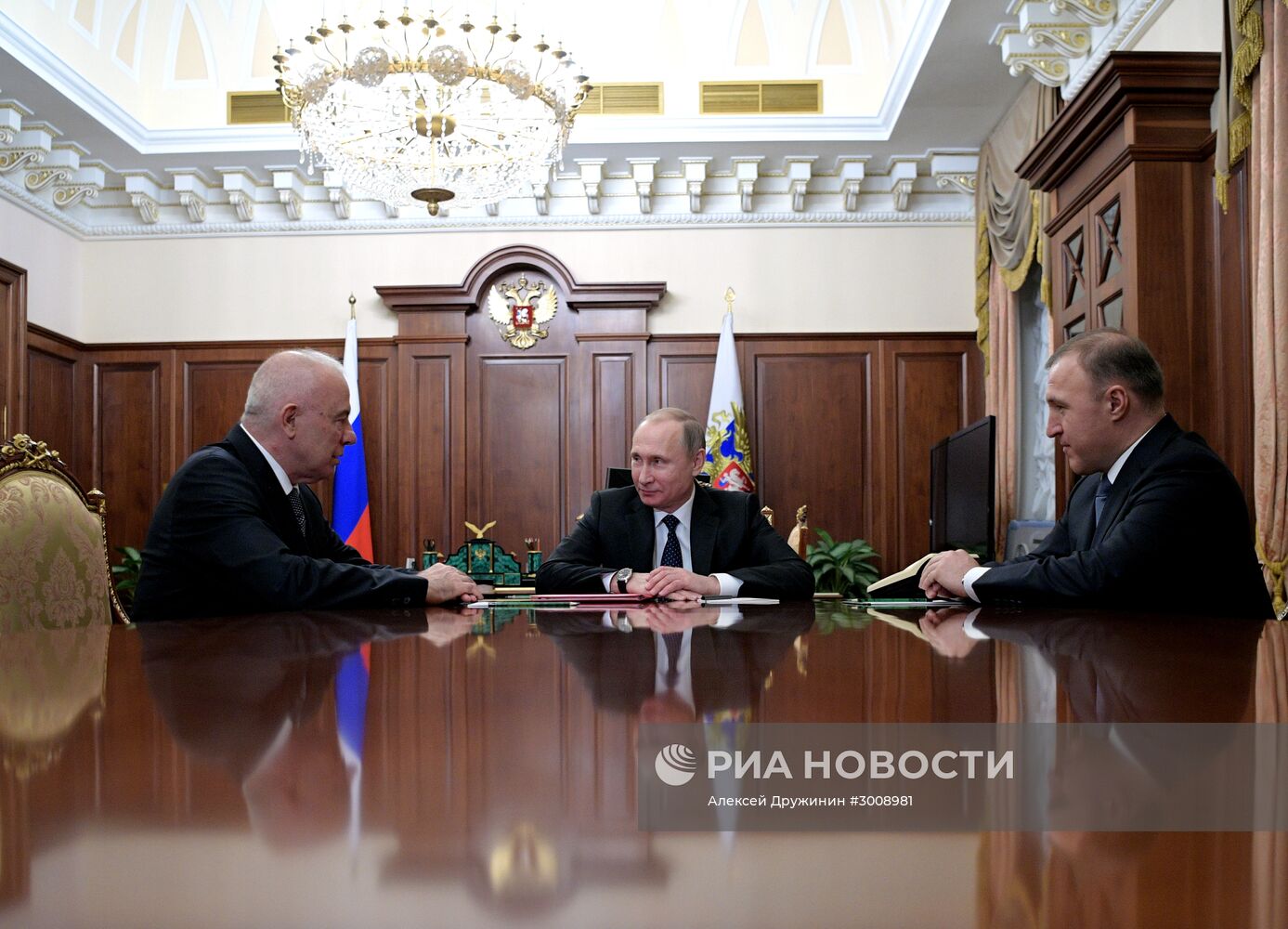 Президент РФ В. Путин встретился с Асланом Тхакушиновым и Муратом Кумпиловым