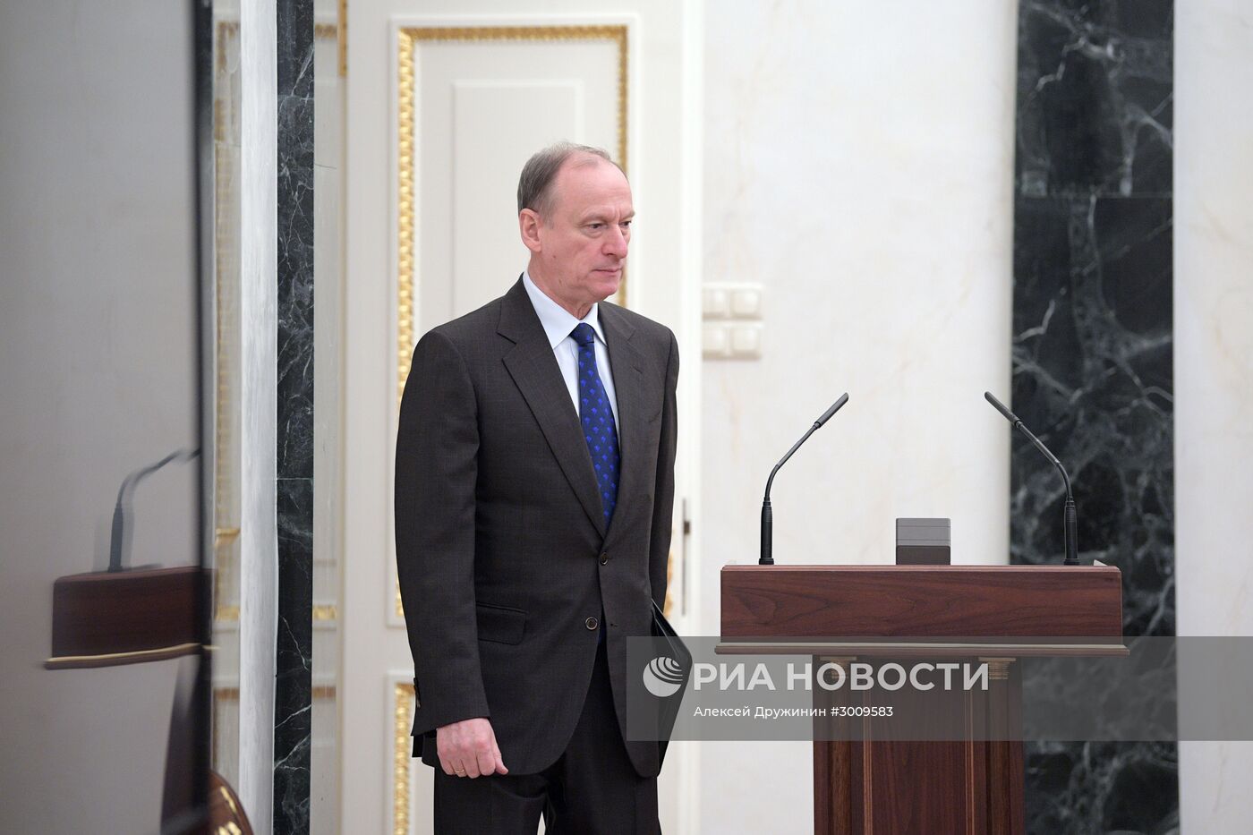 Президент РФ В. Путин провел заседание Совбеза РФ