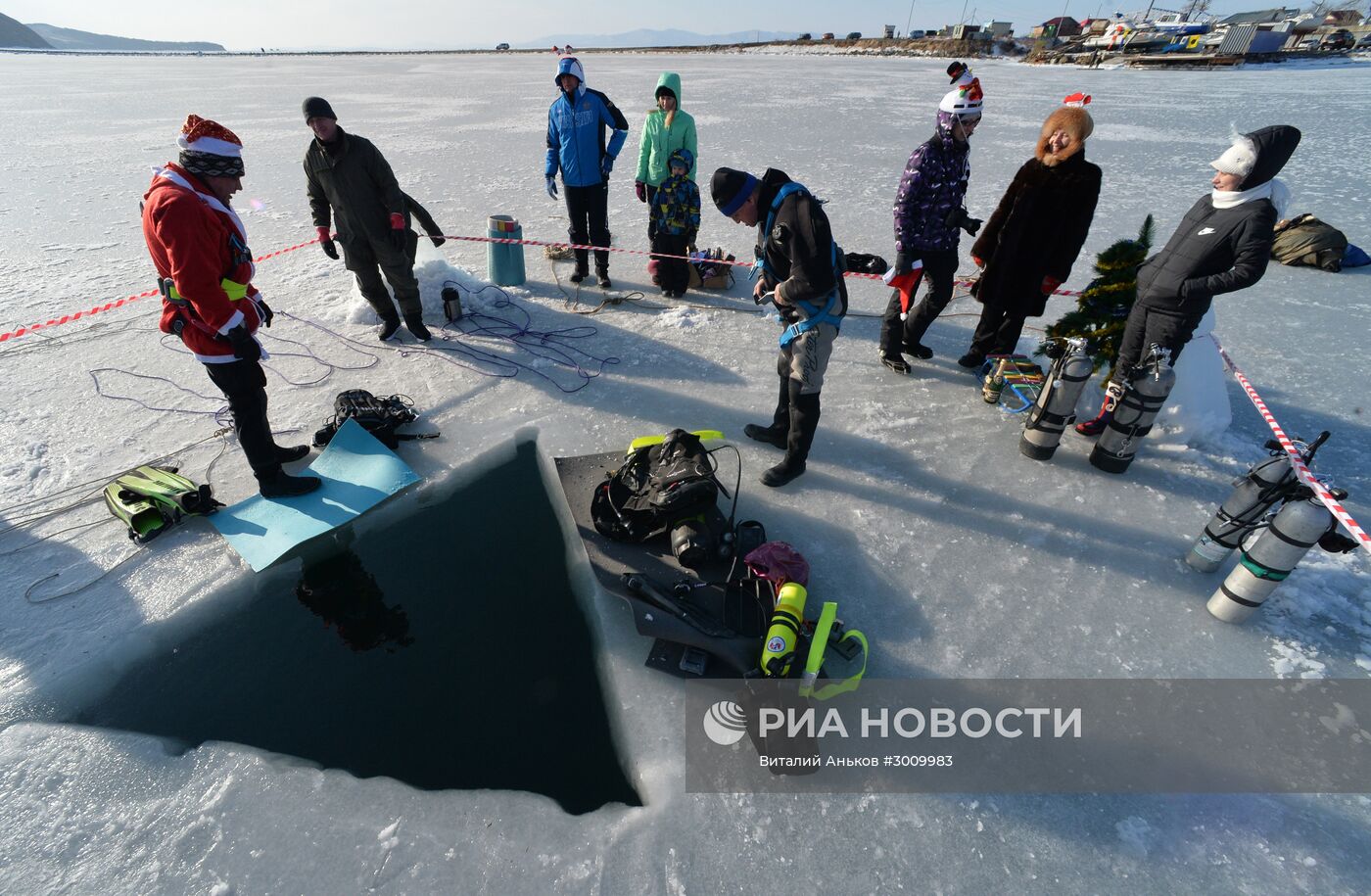 Празднование Старого Нового года на льду пролива Босфор Восточный