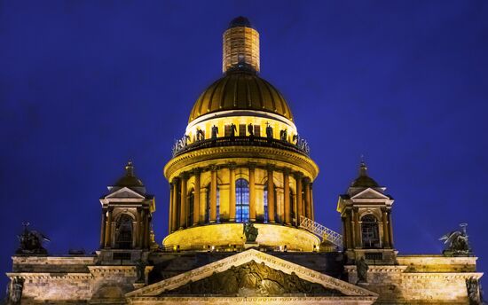 Исаакиевский собор в Санкт-Петербурге