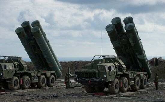 Полк С-400 заступил на боевое дежурство в Крыму
