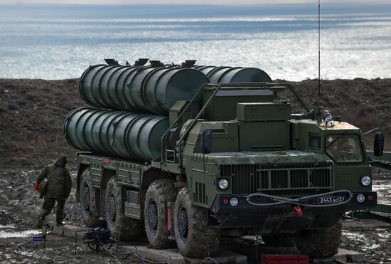 Полк С-400 заступил на боевое дежурство в Крыму