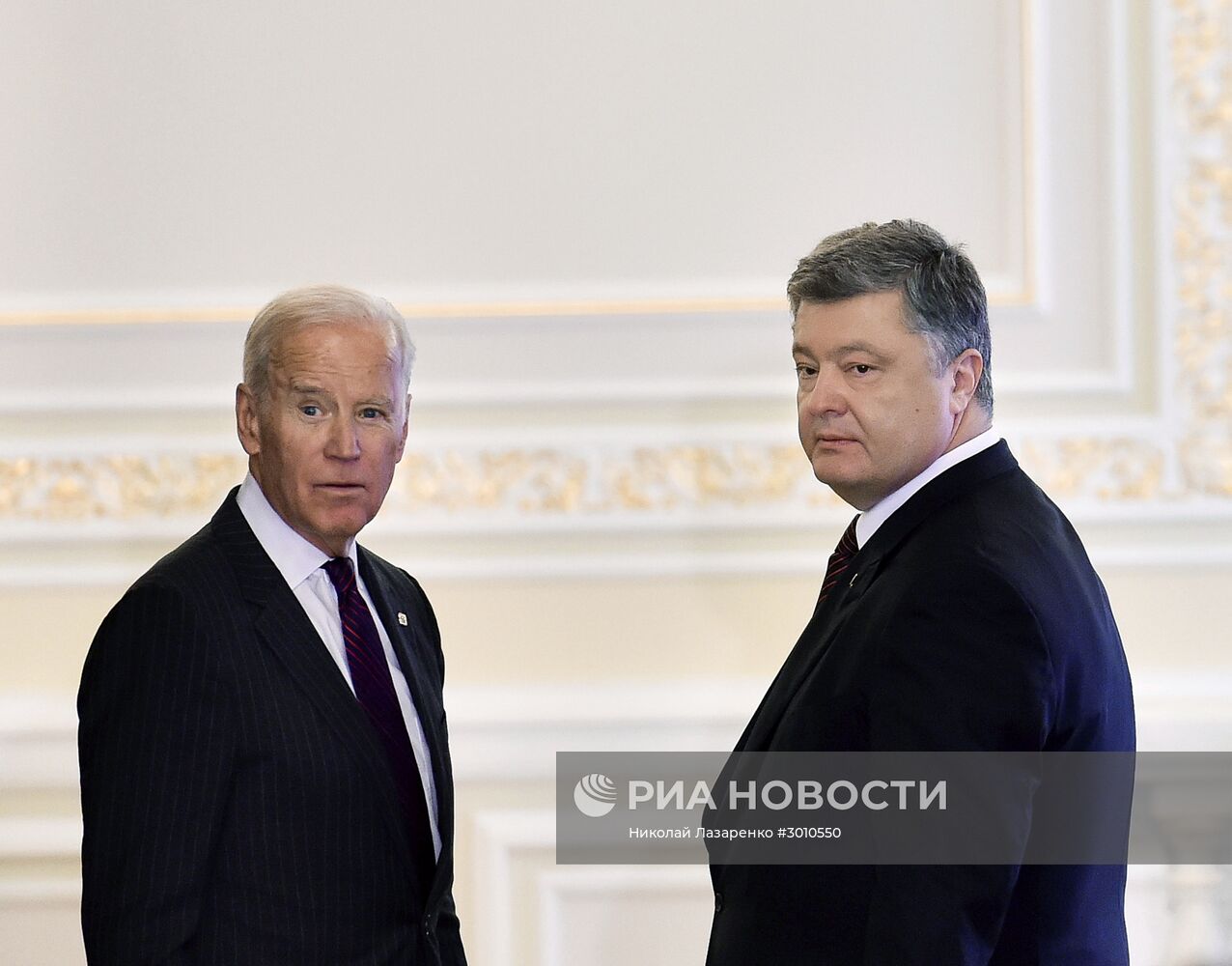 Встреча президента Украины Петра Порошенко с вице-президентом США Джо Байденом в Киеве