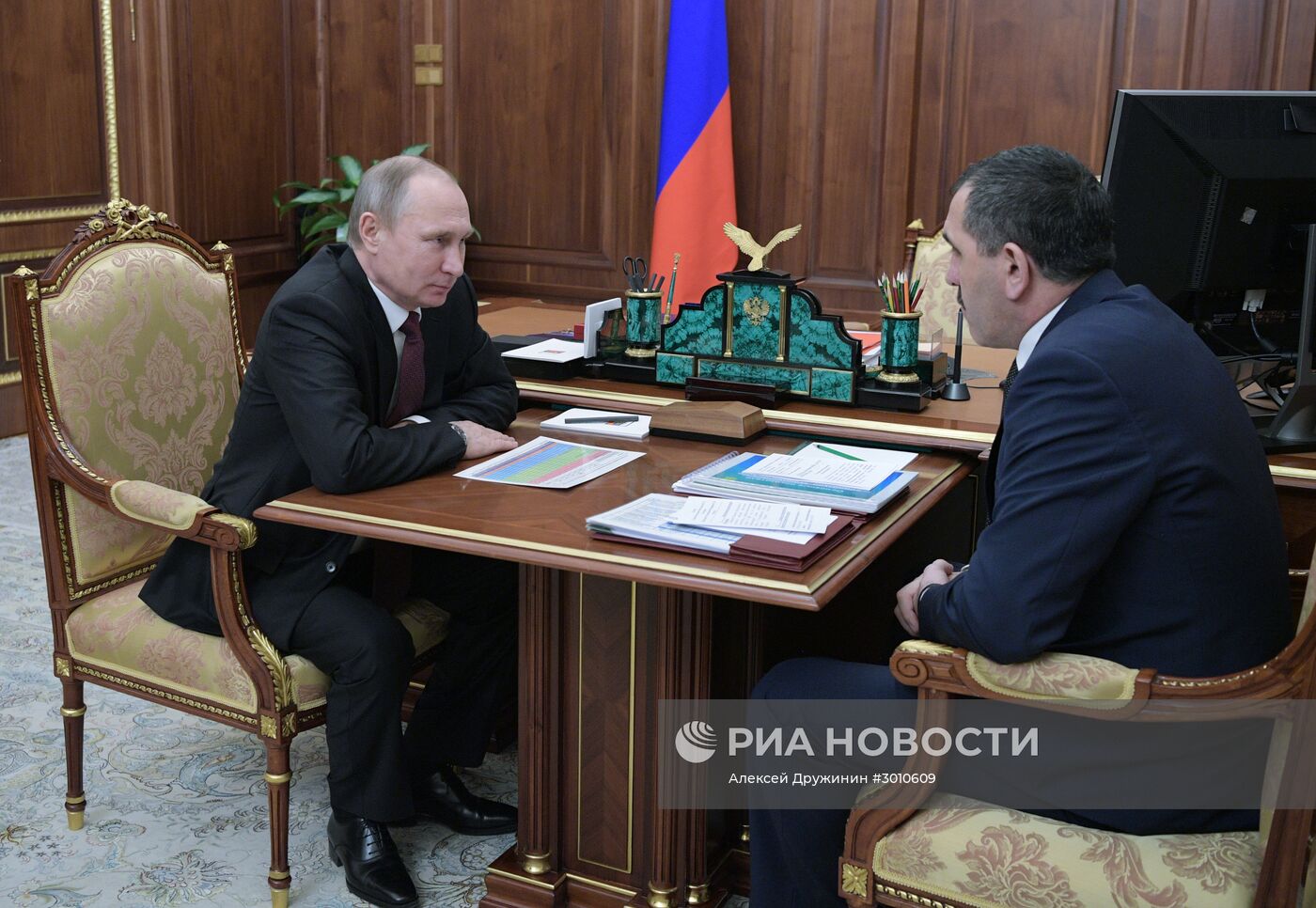 Президент РФ В. Путин встретился с главой Ингушетии Ю.-Б. Евкуровым