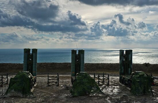 Полк С-400 заступил на боевое дежурство в Крыму