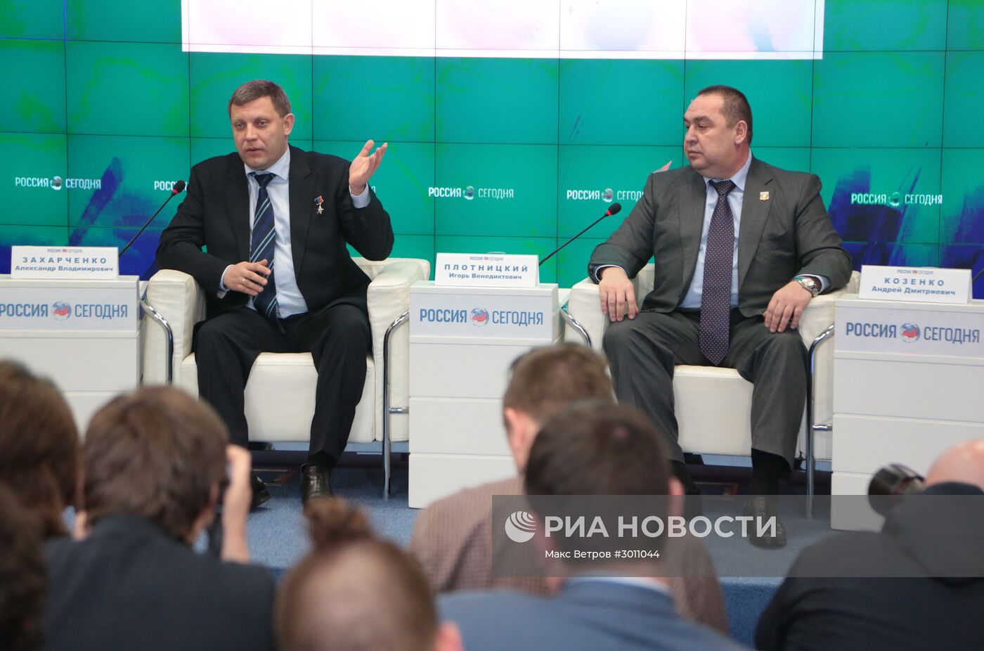 Пресс-конференция с участием лидеров ДНР и ЛНР в Крыму
