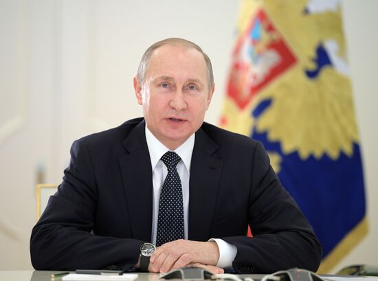 Президент РФ В. Путин дал старт работе газопровода "Бованенково – Ухта-2" и нефтепроводов "Заполярье – Пурпе" и "Куюмба – Тайшет"