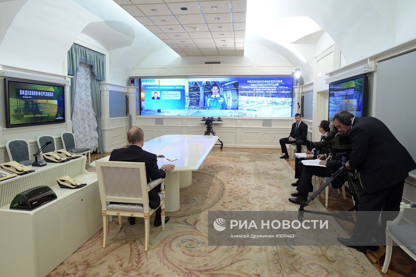 Президент РФ В. Путин дал старт работе газопровода "Бованенково – Ухта-2" и нефтепроводов "Заполярье – Пурпе" и "Куюмба – Тайшет"