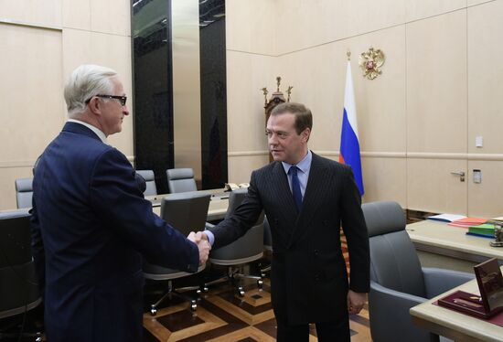 Премьер-министр РФ Д. Медведев встретился с президентом РСПП А. Шохиным