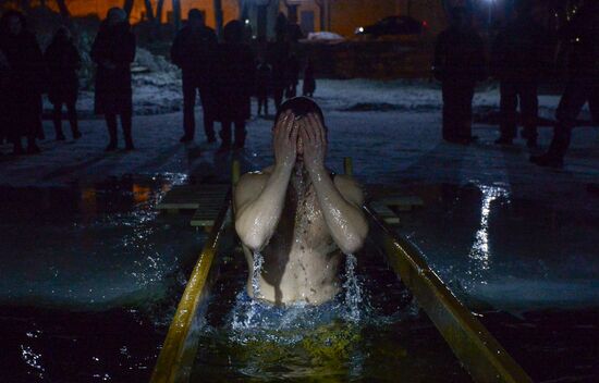 Крещение в Богородицком Житенном женском монастыре в Осташкове