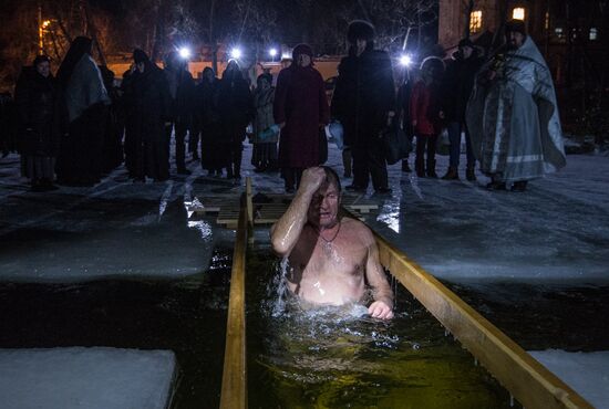 Крещение в Богородицком Житенном женском монастыре в Осташкове