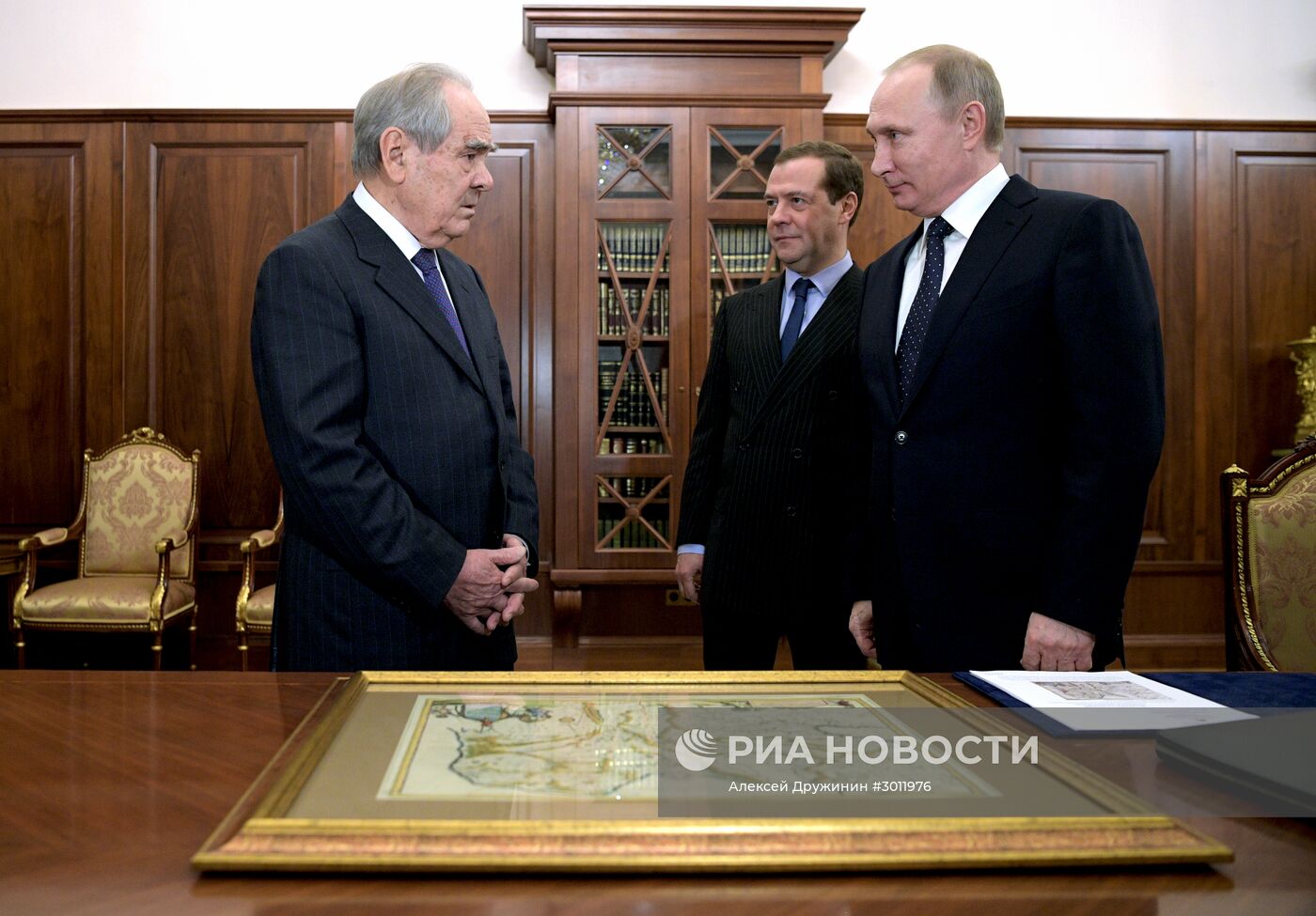 Президент РФ В. Путин и премьер-министр РФ Д. Медведев встретились с первым президентом Татарстана М. Шаймиевым
