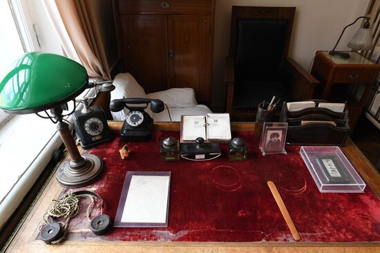 Му­зей "Ка­би­нет и квар­ти­ра В.И. Ле­ни­на в Крем­ле".