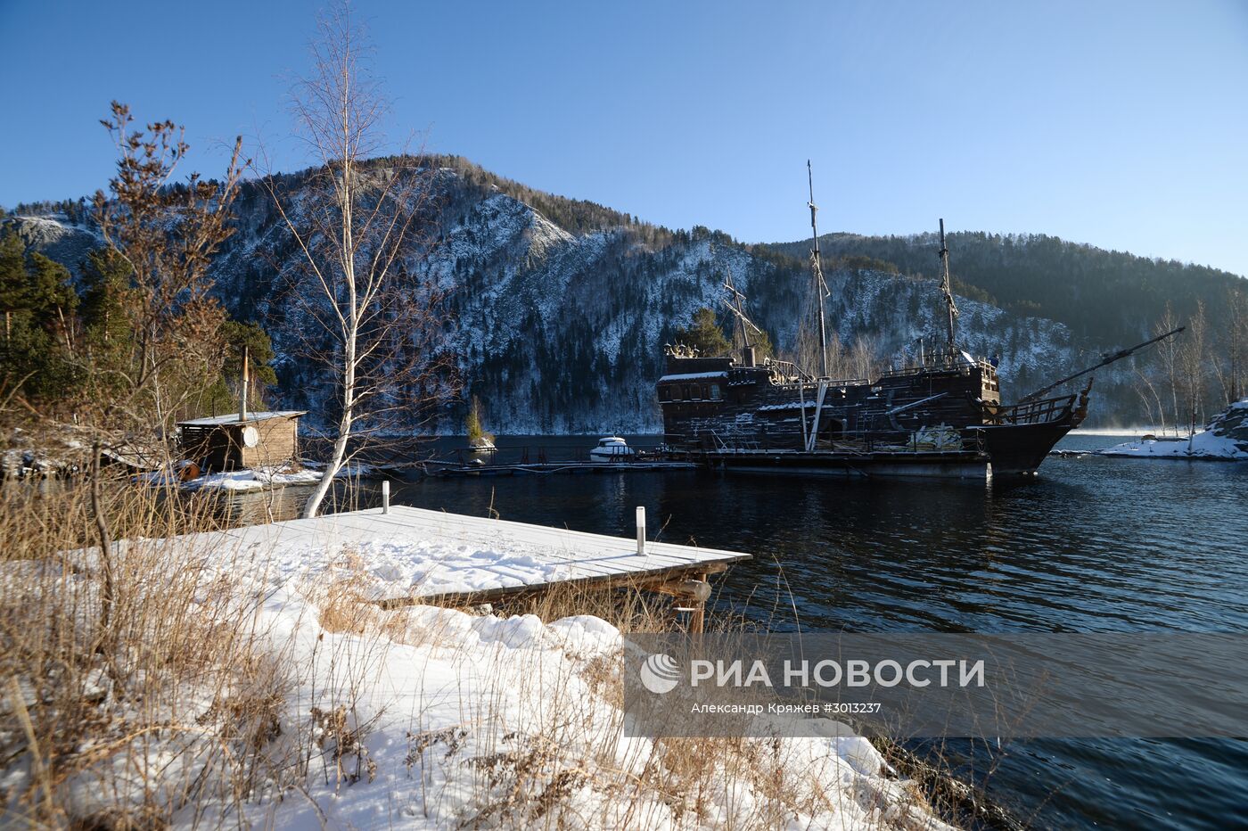 Корабль "Черная Жемчужина" в Хакасии