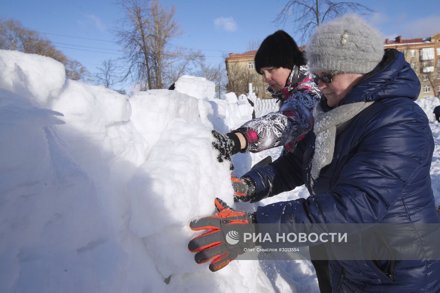 Строительство снежной крепости в Ярославской области