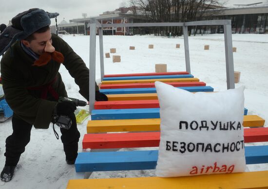Гонки на самодельных санях на Воробьевых горах